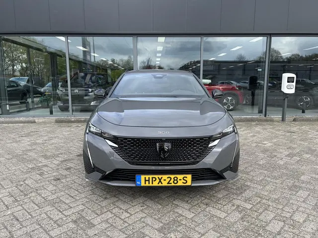 Peugeot e-308