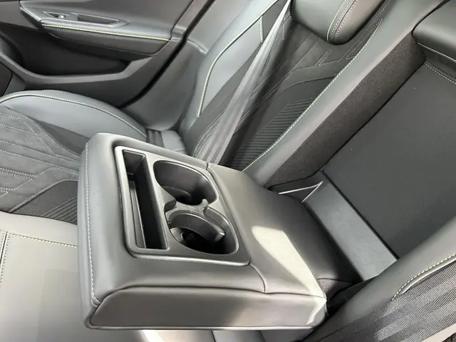 Peugeot e-308