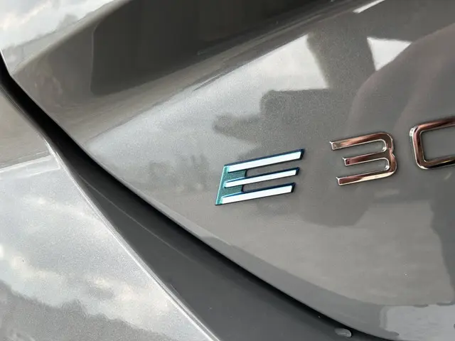 Peugeot e-308