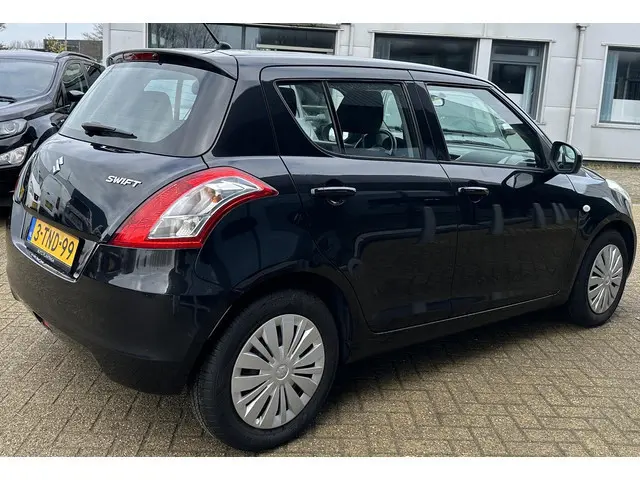 Suzuki Swift 1.2 Comfort EASSS 80PK | NETTE STAAT | NL Auto | Weinig Kilometers! | Volledige Onderho...