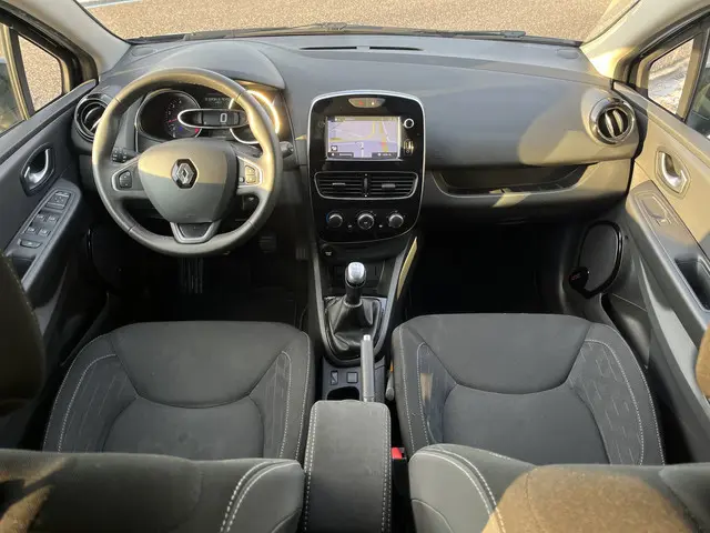 Renault Clio Estate 1.5 dCi Ecoleader Limited / Dealer onderhouden / Distri-riem V.V. 139.513 KM / Keyless / Airco / LMV /