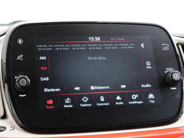 Fiat 500 1.0 Hybrid Vita Comfort | Navigatie | Apple Carplay/Android Auto | Parkeer sensoren | Cruis...