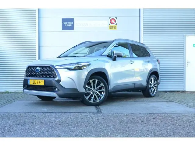 Toyota Corolla Cross Hybrid 140 Style + Premium Pack I Panorama-glasdak