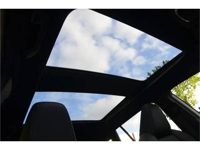 Toyota Corolla Cross Hybrid 140 Style + Premium Pack I Panorama-glasdak