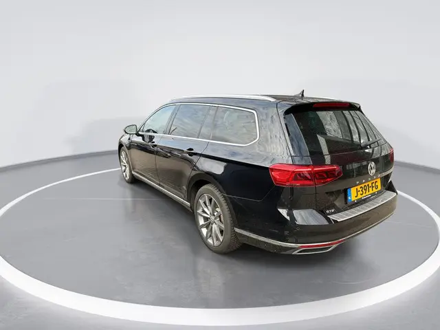 Volkswagen Passat Variant 1.4 TSI 218pk DSG PHEV GTE Business · Panoramadak · Camera · Head-Up Displ...