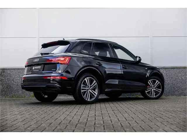 Audi Q5 55 TFSI e S edition Competition RS Stoelen / B&O Audio / Camera / 20 inch / S-Line /