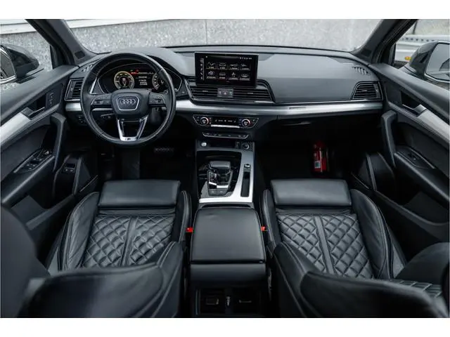 Audi Q5 55 TFSI e S edition Competition RS Stoelen / B&O Audio / Camera / 20 inch / S-Line /