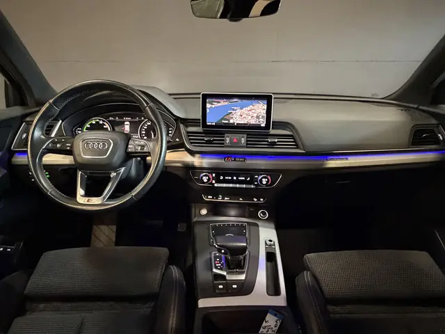 Audi Q5 50 TFSI e quattro 2x S-line | Quantum Grey | Elektr. trekhaak | Sfeerverlichting | Camera |...