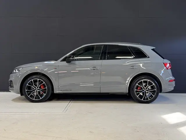 Audi Q5 50 TFSI e quattro 2x S-line | Quantum Grey | Elektr. trekhaak | Sfeerverlichting | Camera |...