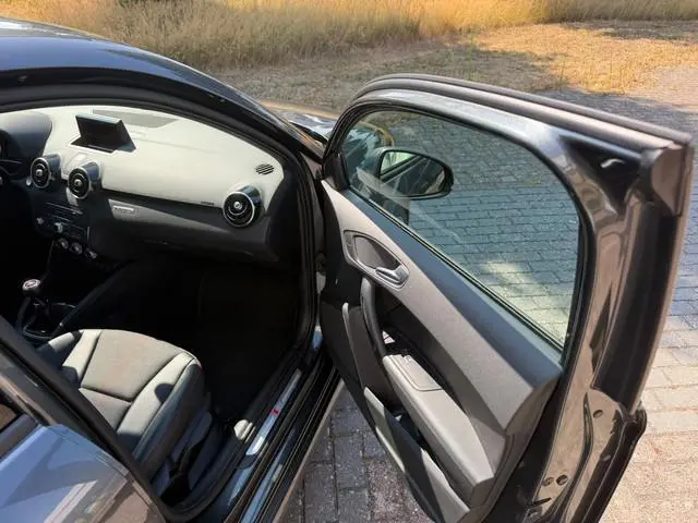Audi S1