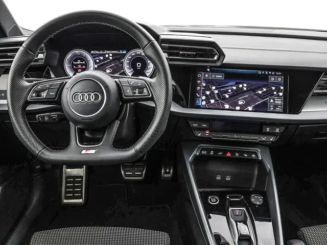 Audi A3 Sportback 40 TFSIe 204pk S-tronic S edition · Camera · Apple/Android Car Play ·  Navigatie ·...