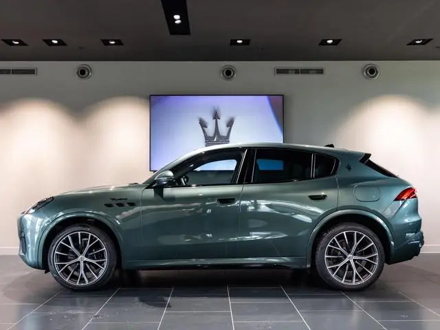 Maserati Grecale 2.0 MHEV Modena | 330pk | panoramadak | 360 camera | sonus faber geluid systeem
