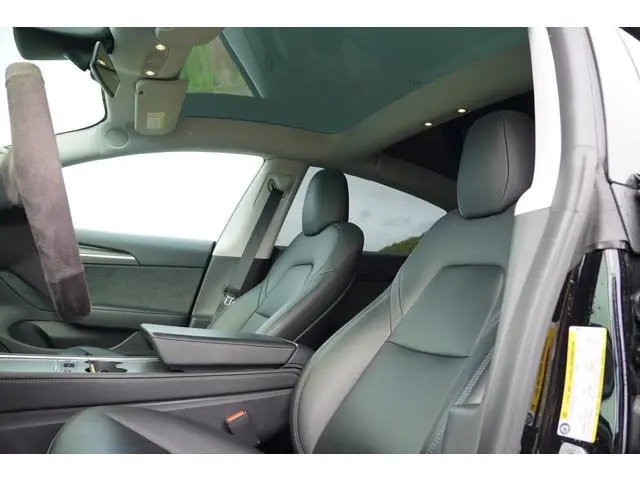 Tesla Model 3 Performance AWD 75 kWh / Pano / Autopilot / Facelift /