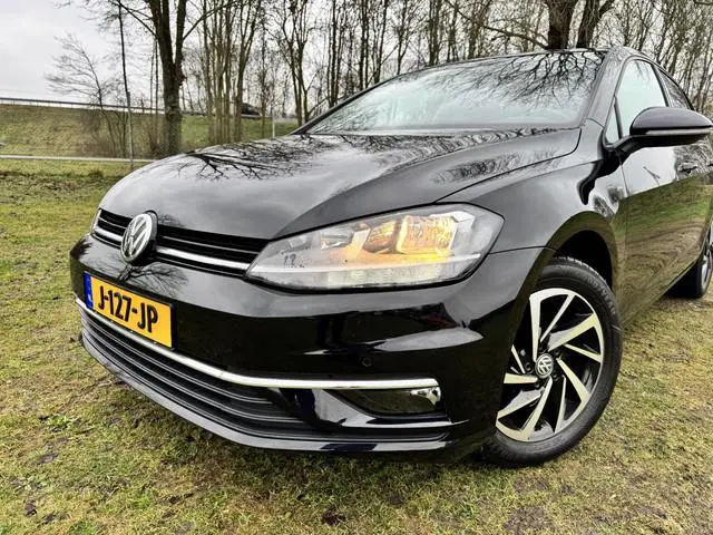 Volkswagen Golf 1.0 TSI 116PK Highline | NAVIGATIE | ADAP. CRUISE | CAMERA | SENSOREN |