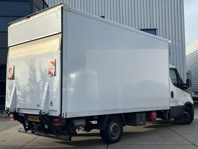 Iveco Daily 35S16 2.3 | AUTOMAAT | BAKWAGEN / MEUBELBAK | LAADKLEP | TREKHAAK | CAMERA | NAVI | CRUI...