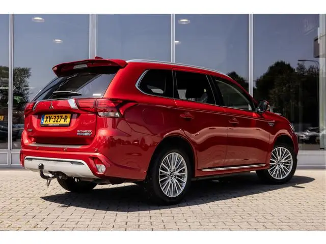 Mitsubishi Outlander 2.4 PHEV Intense | Trekhaak | Camera | 18"
