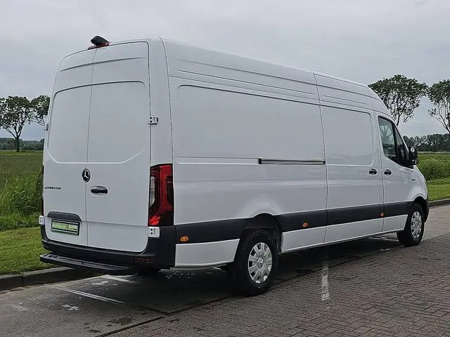 MERCEDES-BENZ ESPRINTER 81 kwh wltp 302 kms