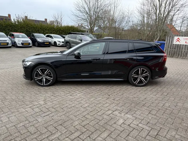 Volvo V60 2.0 T6 350 PK | Recharge | AWD R-Design | B&W Audio | 19 inch Lichtmetalen velgen | Bowers...