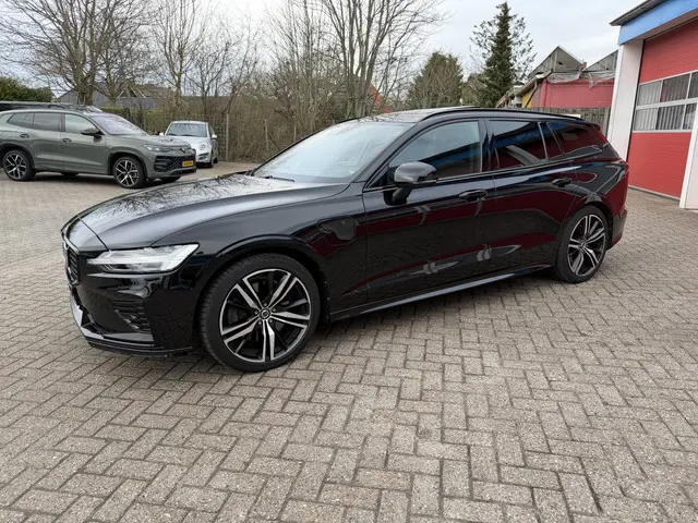 Volvo V60 2.0 T6 350 PK | Recharge | AWD R-Design | B&W Audio | 19 inch Lichtmetalen velgen | Bowers...