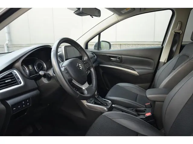 Suzuki S-Cross