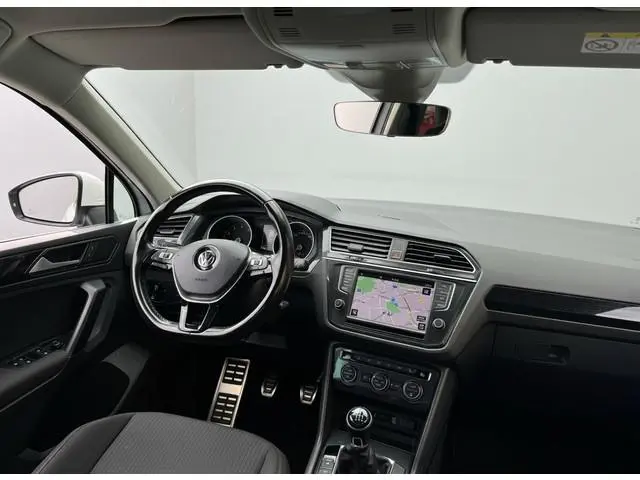 Volkswagen Tiguan 1.4 TSI 126PK COMFORTLINE BUSINESS CARPLAY/ACC/PDC/NAVIGATIE