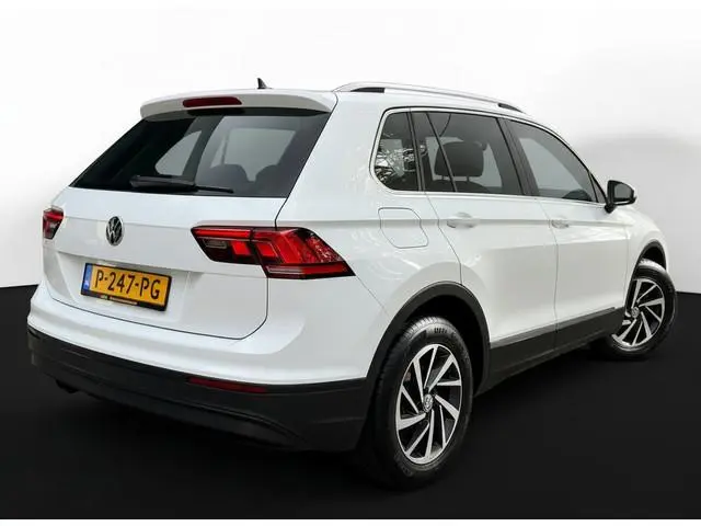 Volkswagen Tiguan 1.4 TSI 126PK COMFORTLINE BUSINESS CARPLAY/ACC/PDC/NAVIGATIE