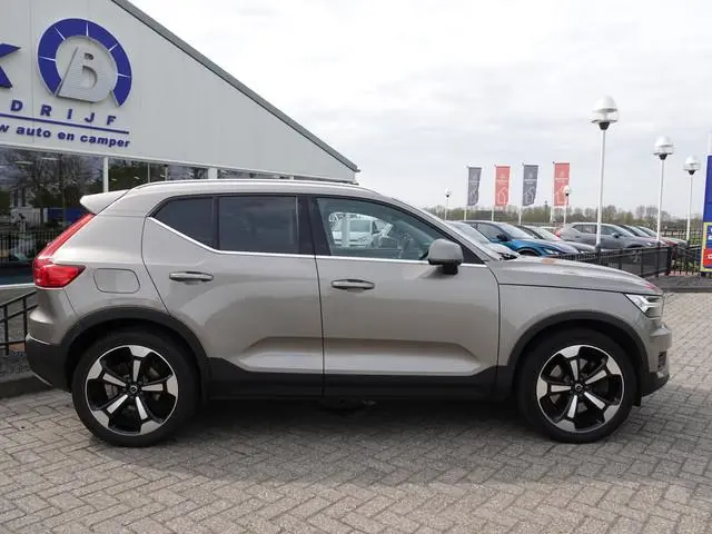 Volvo XC40 1.5 T4 Recharge Inscription PANO | VOL LEER | TREKH. | PILOT + ACC