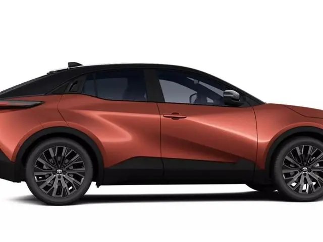 Toyota C-HR+