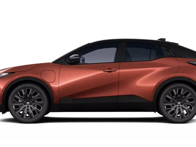 Toyota C-HR+