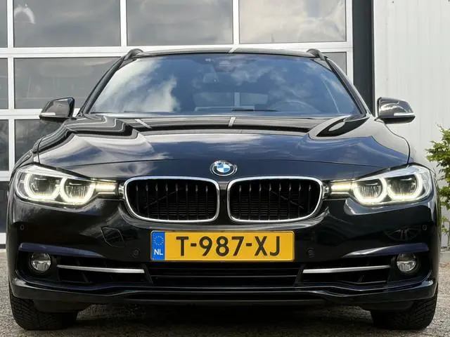 BMW 3-serie Touring 318i High Executive 136pk | Bluetooth | Cruise control | Elektrisch bedienbare a...
