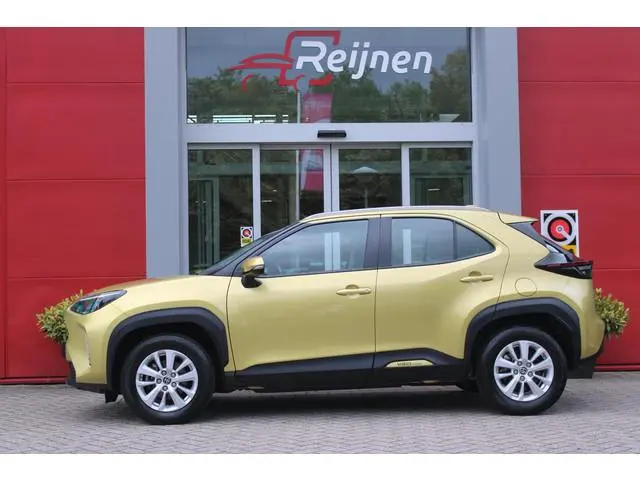 Toyota Yaris Cross 1.5 Hybrid Dynamic | KEYLESS ENTRY / START | VOORSTOELEN VERWARMD | STUUR VERWARM...