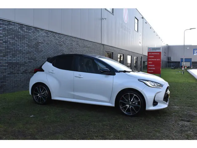Toyota Yaris 1.5 Hybrid GR Sport 2-Tone Panoramadak Btw auto 1e eigenaar