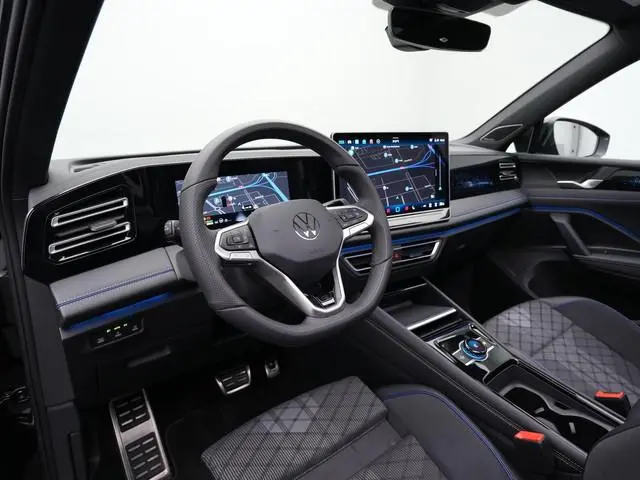 Volkswagen Tiguan 1.5 eHybrid 272 pk R-Line Edition | Panoramadak | Head-up display | 360 Camera | H...