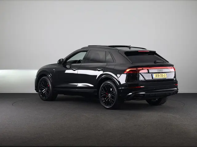 Audi Q8 55 TFSI e quattro Pro Line S 394pk | Panoramadak | B&O Soundsystem | Head Up Display | Memor...