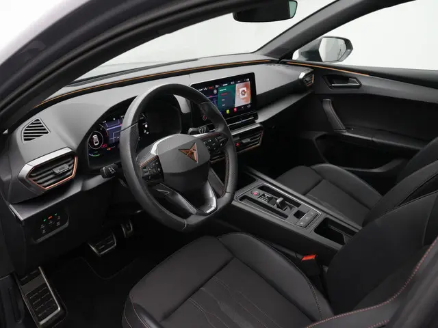 CUPRA Leon Sportstourer 1.4 e-Hybrid 245 pk DSG VZ Performance | Adaptief sportonderstel | Stuur-/st...