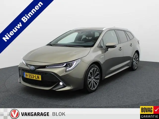 Toyota Corolla Touring Sports 1.8 Hybrid Dynamic | Keyless | Trekhaak | Stuur & Stoel verwarming | P...