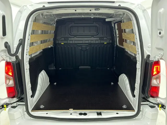 Peugeot Partner 1.5 BlueHDi 100PK L1 Airco Navi Parkeersensoren Trekhaak Camera