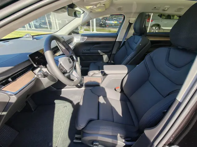 Volvo ES90