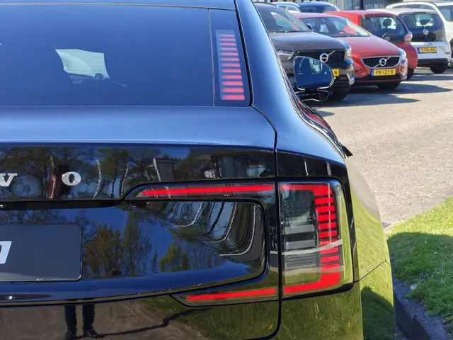 Volvo ES90