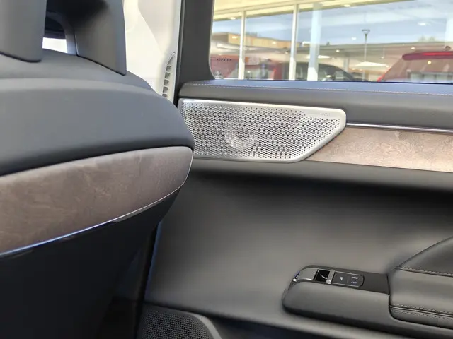 Volvo ES90