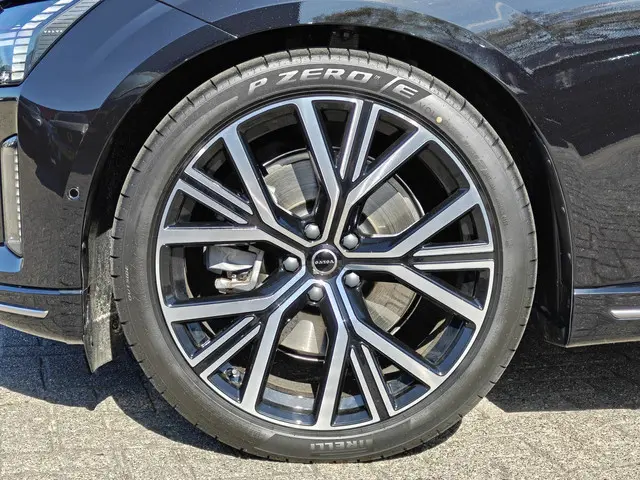 Volvo ES90