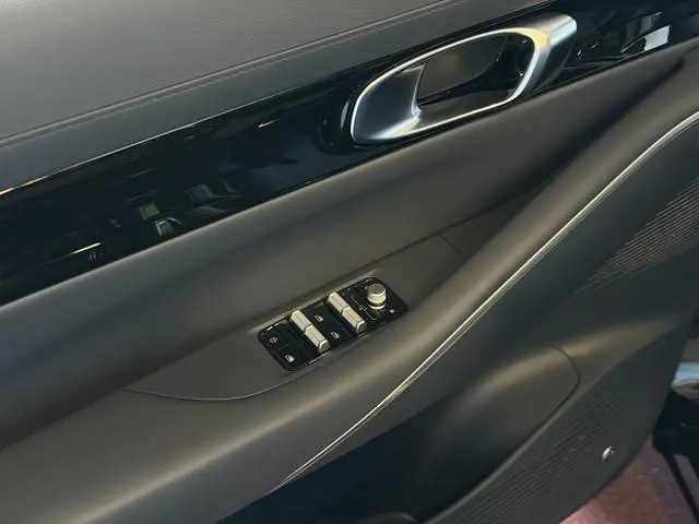 Geely E5