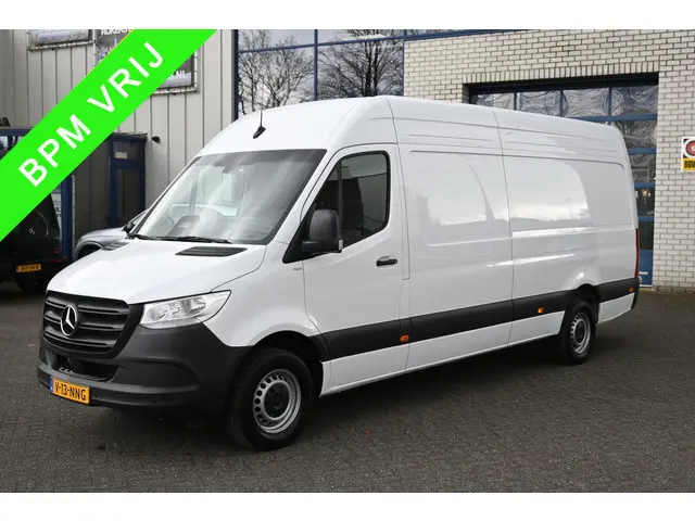 Mercedes-Benz Sprinter 317 CDI L3H2 Pro MBUX met parkeer pakket, 270 graden deuren, Etc.