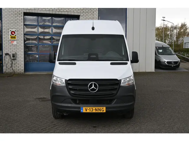 Mercedes-Benz Sprinter 317 CDI L3H2 Pro MBUX met parkeer pakket, 270 graden deuren, Etc.