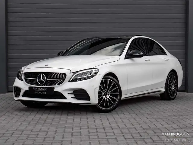 Mercedes-Benz C-klasse 300 AMG Premium Plus Pano Burmester Memory Luchtvering