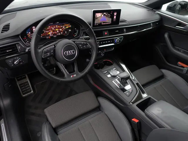 Audi A5 Sportback 35 TFSI S Competition Aut- Carbon, Sfeerverlichting, Virtual Cockpit, Dynamic Sele...