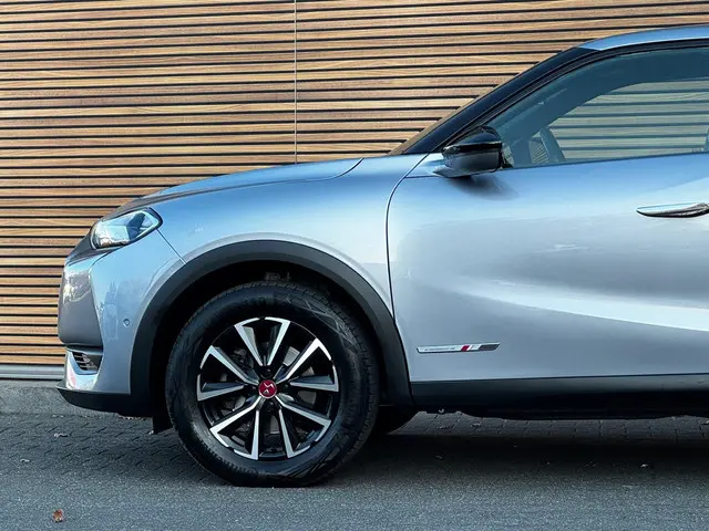 DS 3 Crossback 1.2 PureTech Performance Line Adpt Cruise /  Camera / Lm Velgen / Carplay enz enz