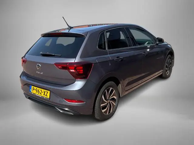 Volkswagen Polo 1.0 TSI Life · Apple/Android Car Play · Elektrisch inklapbare buitenspiegels · DAB+...