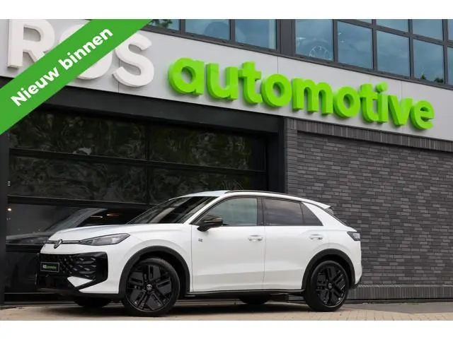 Volkswagen T-Roc 1.5 eTsi R-Line First Edition | NIEUW MODEL | BTW | CAMERA | ACC | STUURVERWARMING...