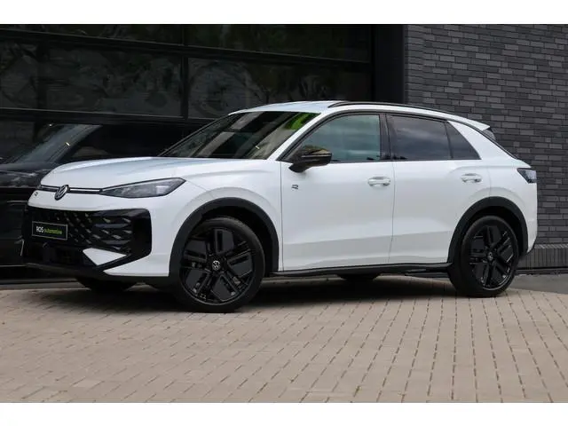 Volkswagen T-Roc 1.5 eTsi R-Line First Edition | NIEUW MODEL | BTW | CAMERA | ACC | STUURVERWARMING...